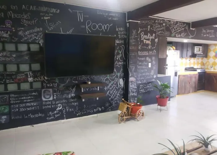 Hostal La Mercedes Street